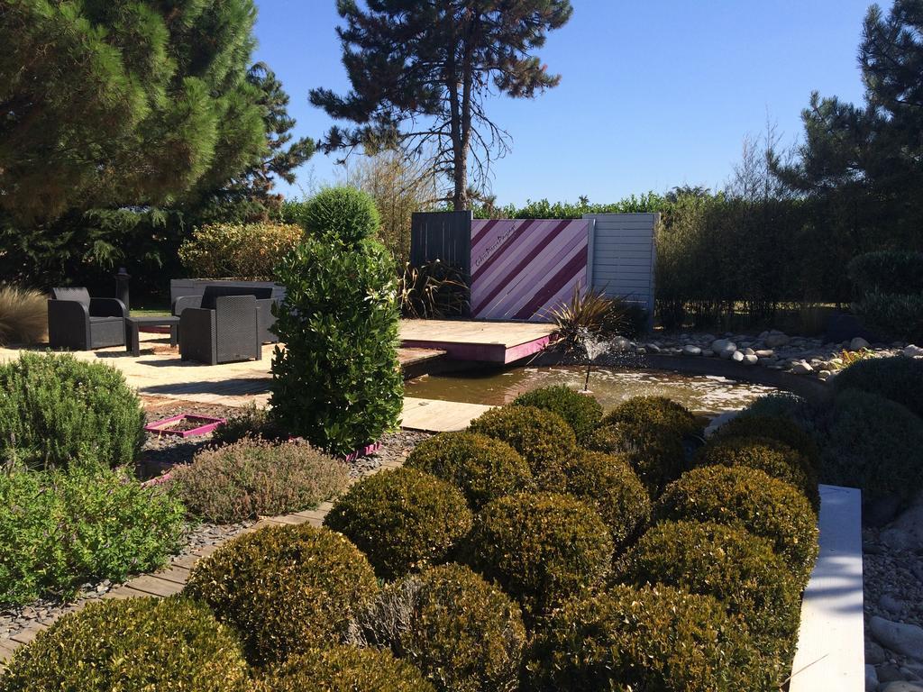 Отель Sous Les Pins Etoile-sur-Rhone Экстерьер фото